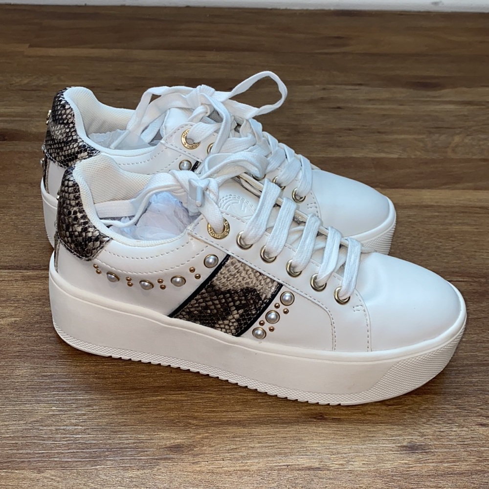 Kurt Geiger Lottie Sneaker Size 6 New with Tags